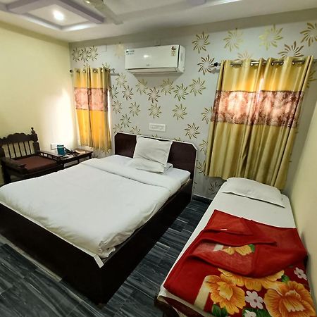 Hotel Gokul Palace Udaipur Ngoại thất bức ảnh