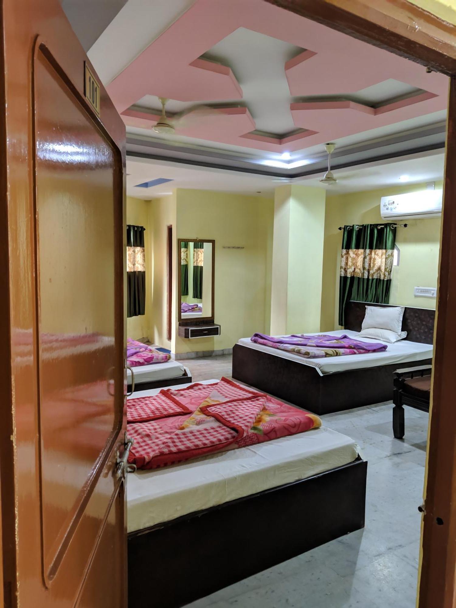 Hotel Gokul Palace Udaipur Ngoại thất bức ảnh