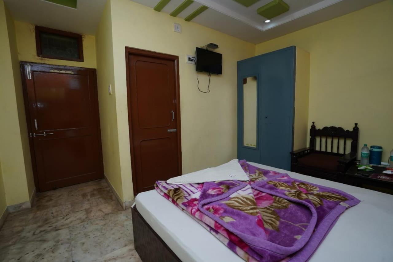 Hotel Gokul Palace Udaipur Ngoại thất bức ảnh