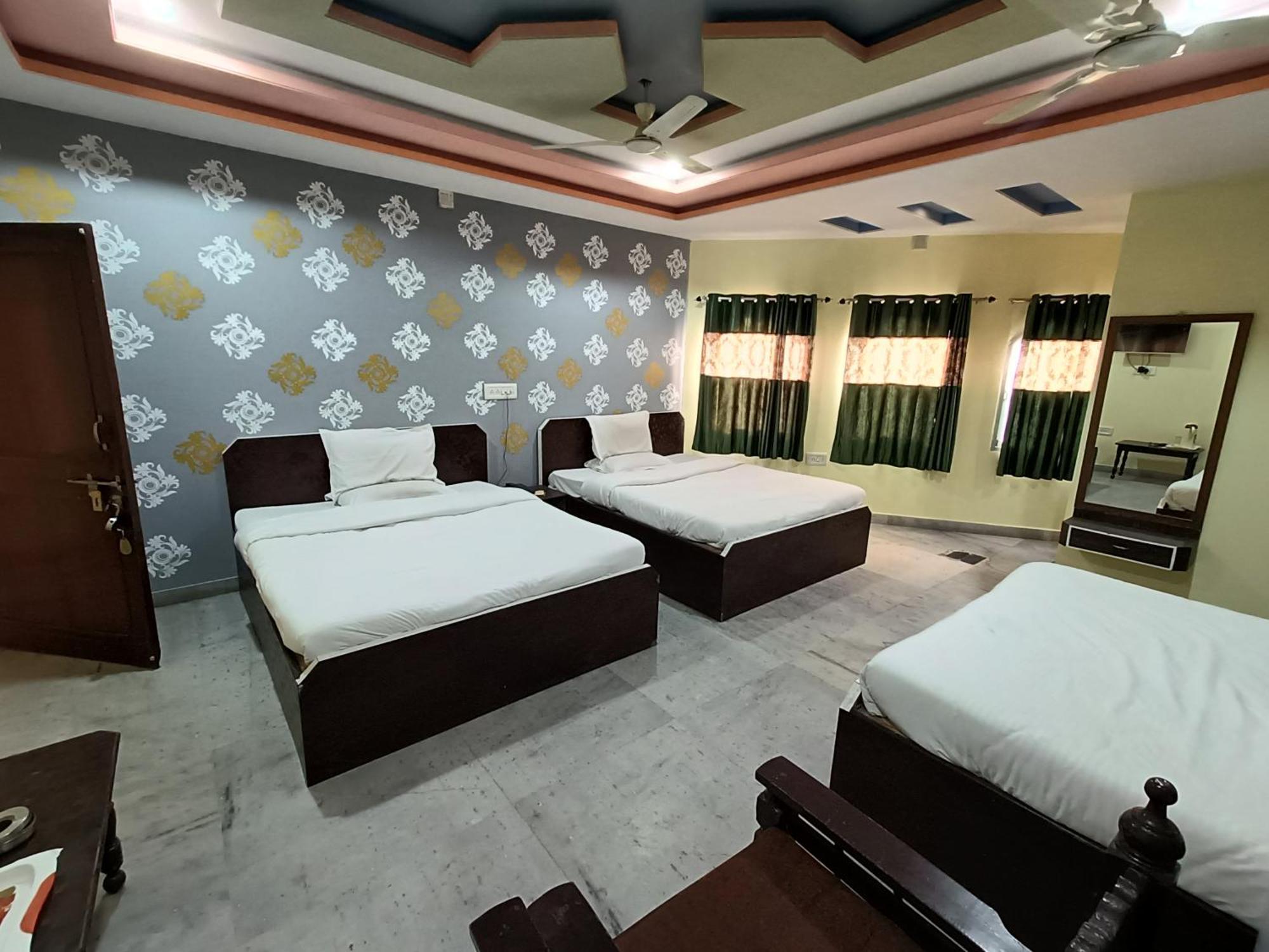 Hotel Gokul Palace Udaipur Ngoại thất bức ảnh